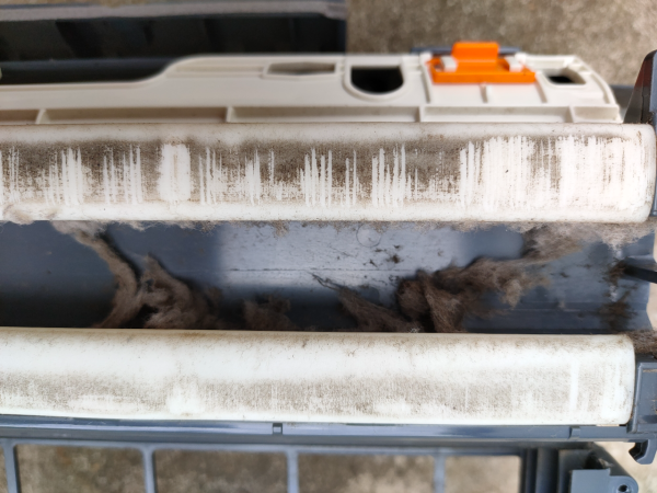 エアコンのお掃除機能についているダストボックスに貯まった埃