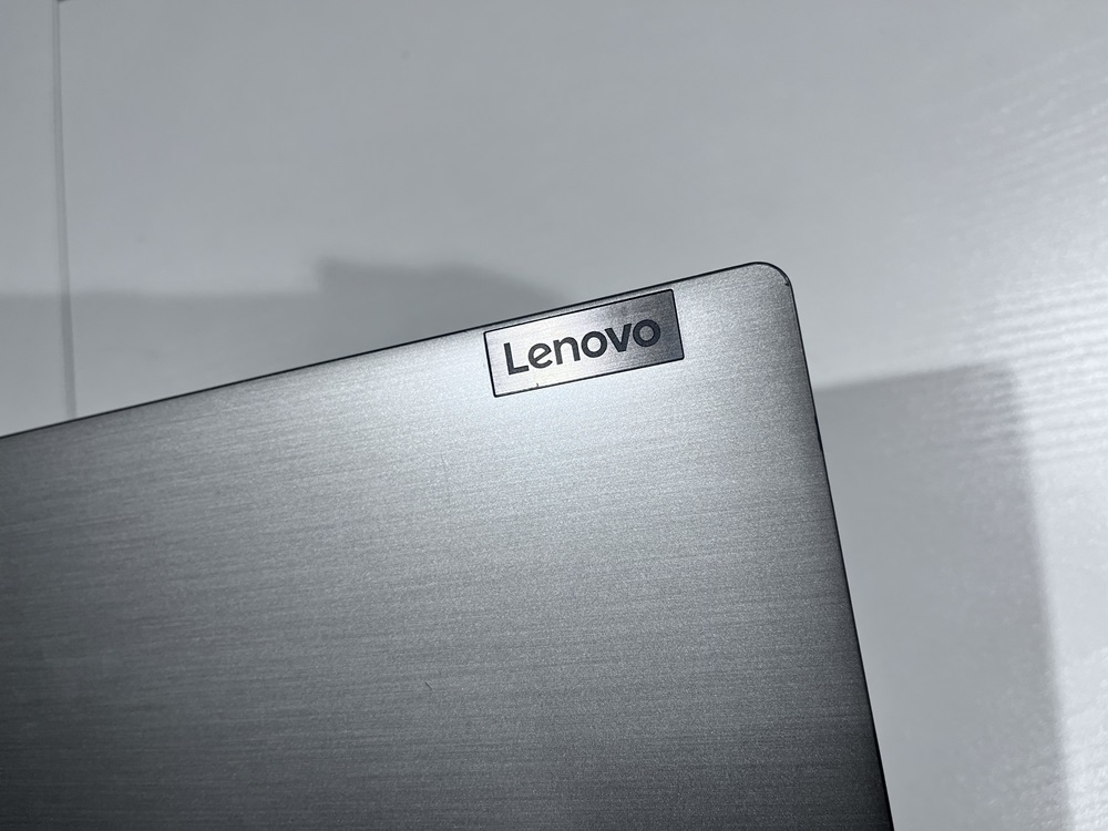 Lenovoのパソコンの写真