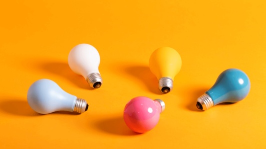 引っ越しの電気契約、いつまでにすればいい？電気開通までの道のりを詳しく解説