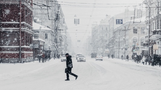 2月8日は雪の中の選挙に？東京の週末寒波と今すぐできる電気代節約術
