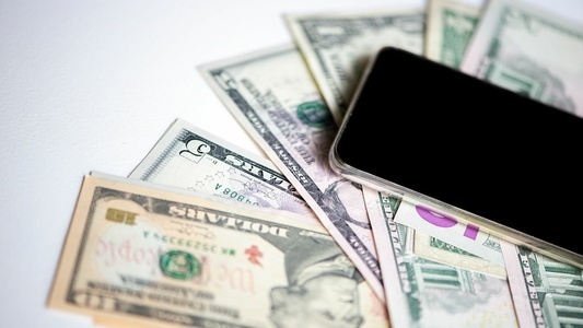 トランプ関税によるiPhone値上げ予想